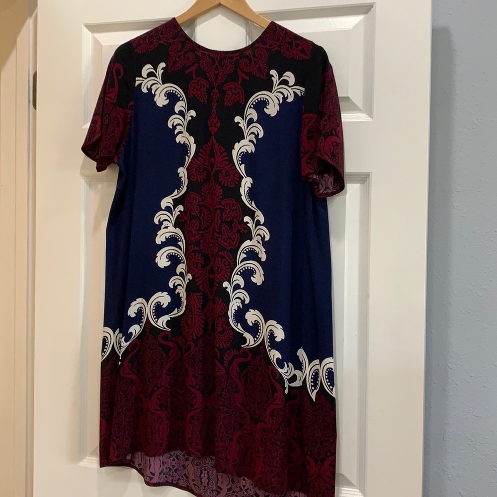 Express Printed Zip-Back Shift Dress